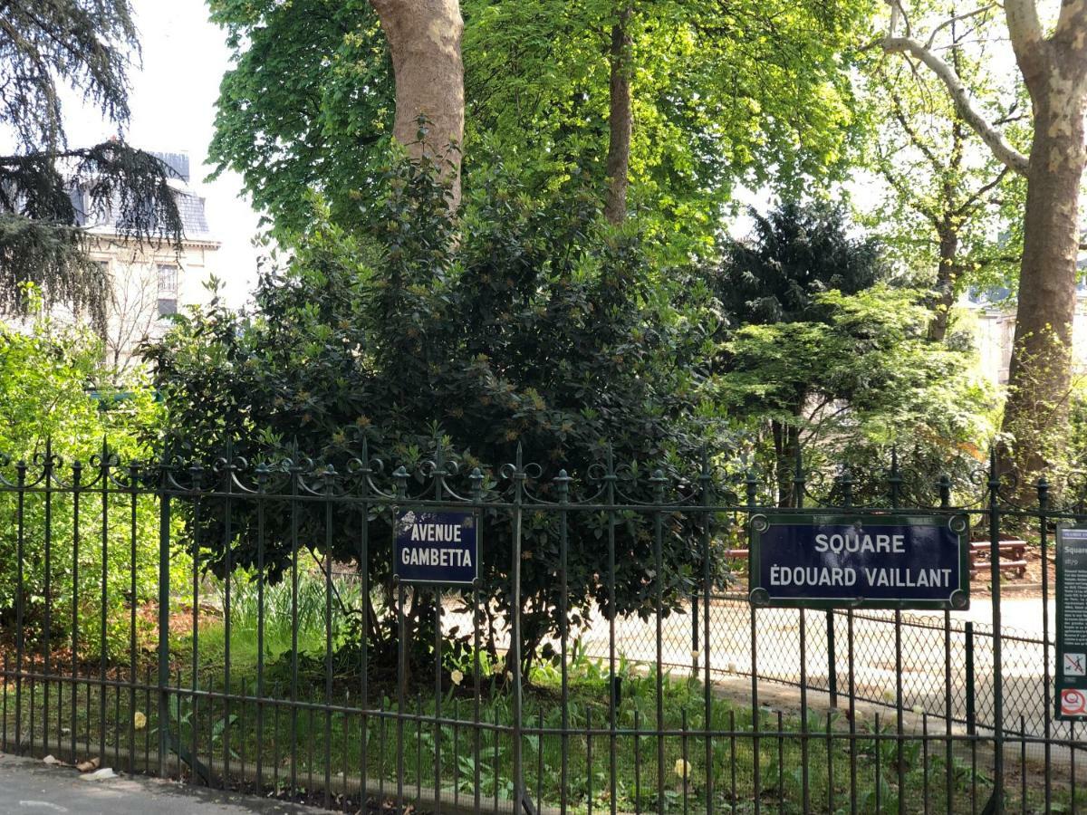 Appartamento Metro Gambetta Parigi Esterno foto