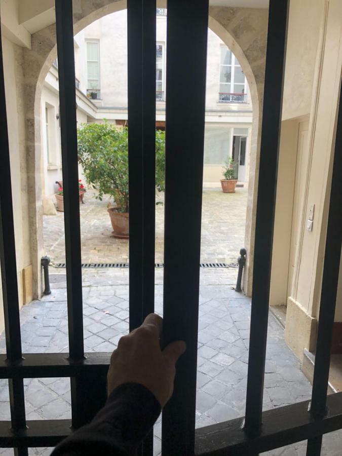Appartamento Metro Gambetta Parigi Esterno foto